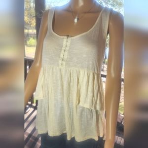 NEW NEVER WORN TOP SIZE LARGE SEE MEASUREMENTS IN PICS.